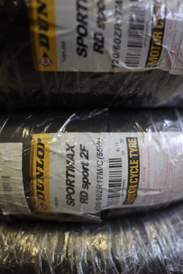 Michelin, Dunlop, Pirelli renkaita 18 kpl (1) - Image 4