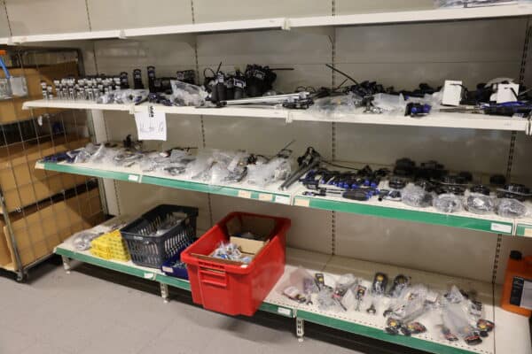 Lenkkiavaimia, hylsyjä, suodatinavaimia ja pihtejä (12) - Image 48