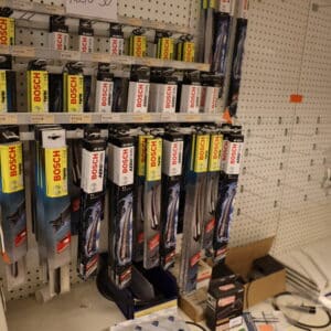 Pyyhkijänsulkia ja pujotuskoukkuja (30)