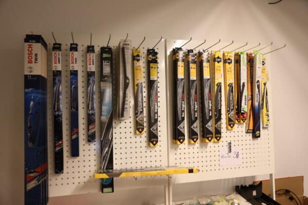 Pyyhkijänsulkia ja pujotuskoukkuja (30) - Image 16