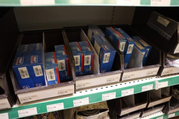 Kuorma-auto tarvikkeita ja lisävalojen suojakalvosarjoja (35) - Image 37