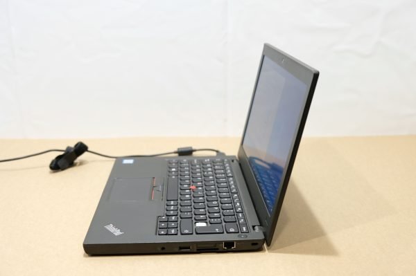 Lenovo ThinkPad X260 kannettava tietokone (NT100) - Image 2