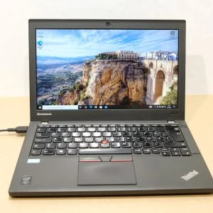 Lenovo ThinkPad X250 kannettava tietokone (NT105)