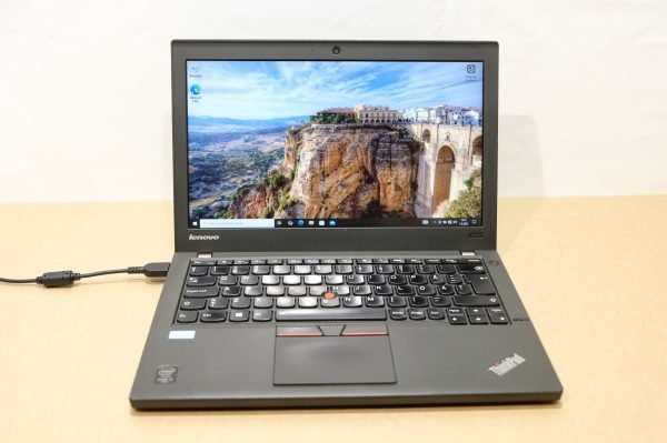 Lenovo ThinkPad X250 kannettava tietokone (NT105)