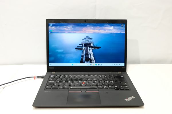 Lenovo ThinkPad P14s Gen 2 kannettava tietokone (X18)