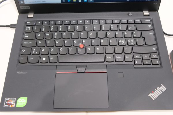 Lenovo ThinkPad T14 Gen 2 & ThinkPad Universal USB-C Dock (X19) - Image 4