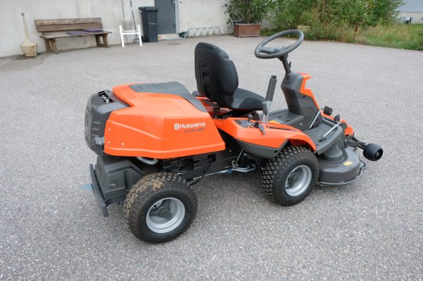 Husqvarna R 216T AWD ajettava ruohonleikkuri (G1000) - Image 13