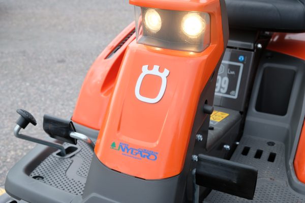 Husqvarna R 216T AWD ajettava ruohonleikkuri (G1000) - Image 19
