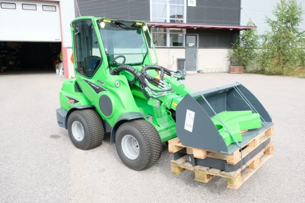 AVANT 650i kuormaaja (G1001) - Image 69