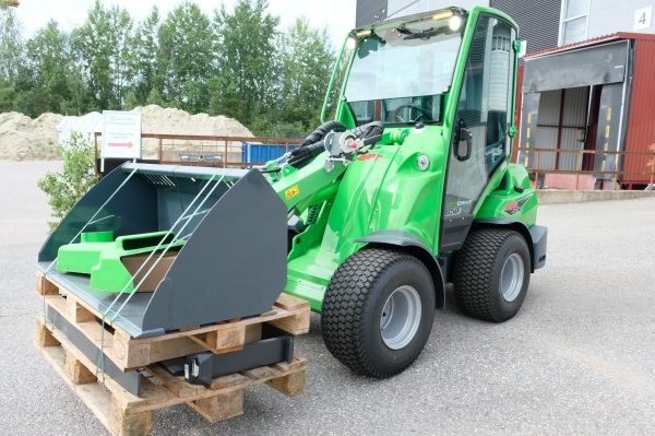 AVANT 650i kuormaaja (G1001) - Image 74