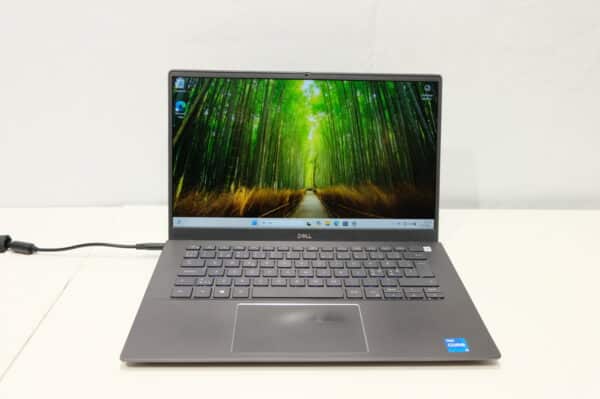 DELL Vostro 5402 kannettava tietokone (AL133)
