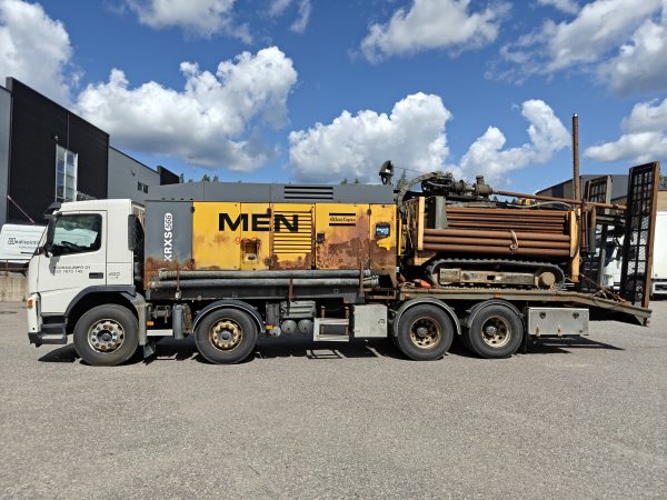 NEMEK 407 RT PORAVAUNU, Volvo FM 400 12.8 (IHU-310) JA ATLAS COPCO RXS 566 KOMPRESSORI - Image 3