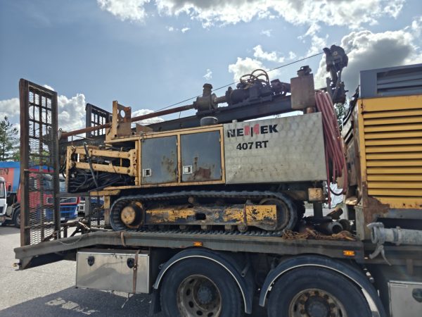 NEMEK 407 RT PORAVAUNU, Volvo FM 400 12.8 (IHU-310) JA ATLAS COPCO RXS 566 KOMPRESSORI - Image 9