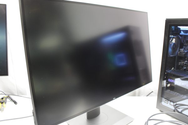 HP Omen GTI3 30L tietokone ja Dell Ultrasharp 27'' näyttö (TK2000) - Image 15