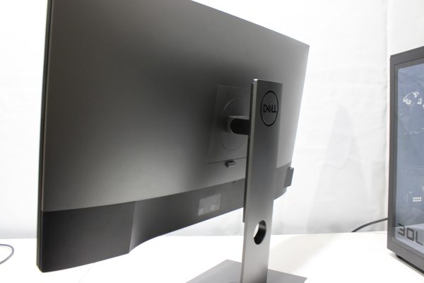 HP Omen GTI3 30L tietokone ja Dell Ultrasharp 27'' näyttö (TK2000) - Image 4