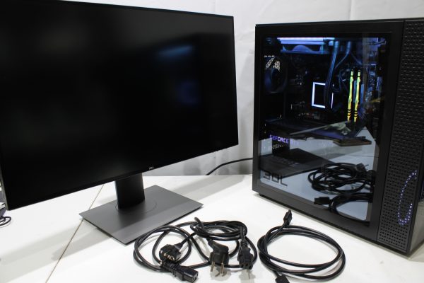 HP Omen GTI3 30L tietokone ja Dell Ultrasharp 27'' näyttö (TK2001)