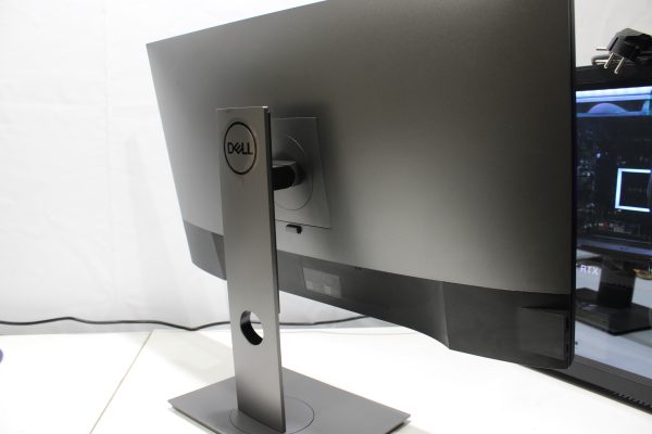 HP Omen GTI3 30L tietokone ja Dell Ultrasharp 27'' näyttö (TK2001) - Image 4
