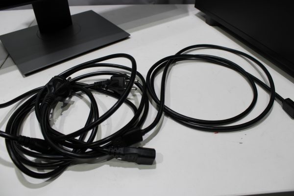 Blackstorm pelitietokone ja Dell Ultrasharp 27'' näyttö (TK2002) - Image 15
