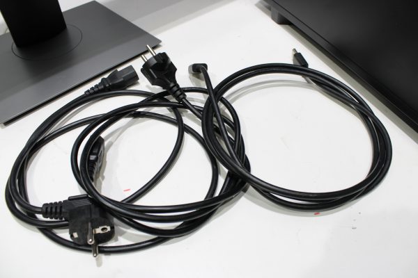 Blackstorm pelitietokone ja Dell Ultrasharp 27'' näyttö (TK2003) - Image 15