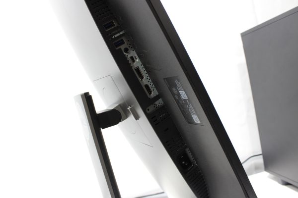 Blackstorm pelitietokone ja Dell Ultrasharp 27'' näyttö (TK2003) - Image 3