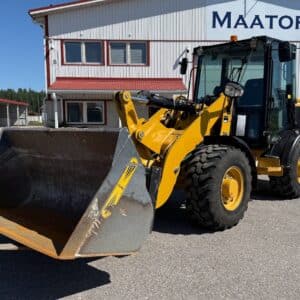 CAT 906 M