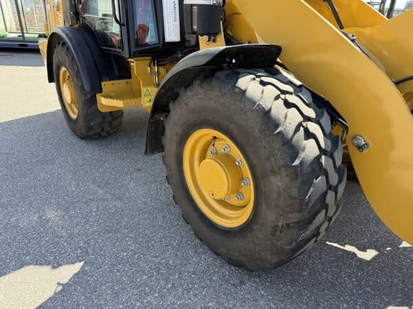 CAT 906 M - Image 9