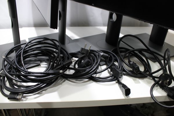 Dell ultrasharp 27'' näyttö 4 kpl (TK2006) - Image 11