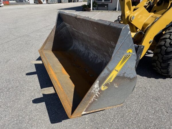 CAT 906 M - Image 17