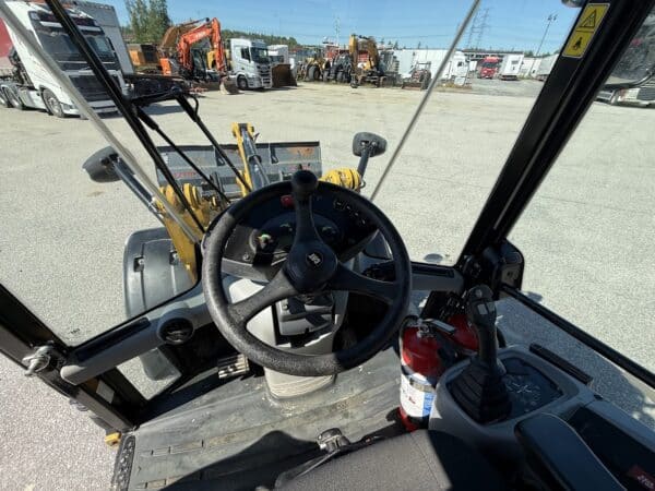 CAT 906 M - Image 20