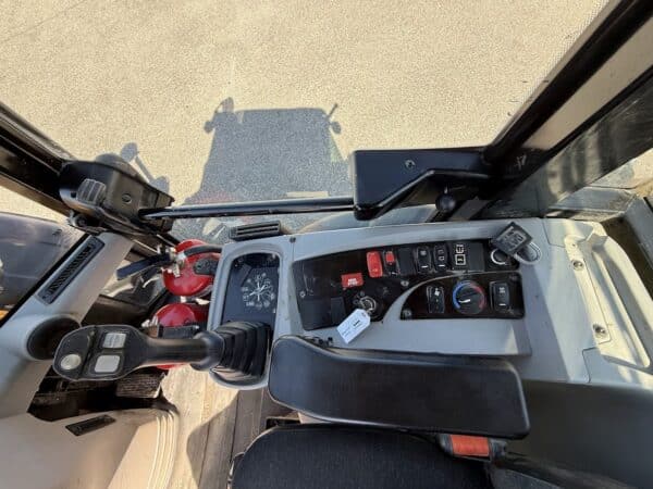 CAT 906 M - Image 21