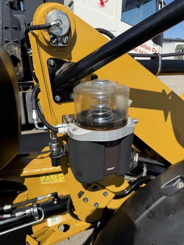 CAT 906 M - Image 24