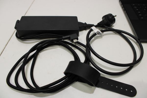 Razer Blade 15 15.6'' peliläppäri (TK2010) - Image 12