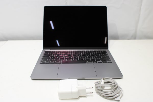 Apple MacBook Air M2 (TK2012)
