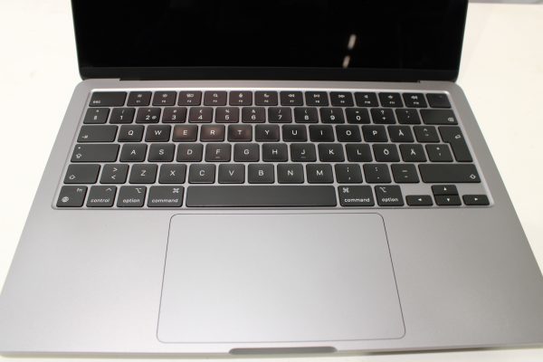 Apple MacBook Air M2 (TK2012) - Image 4