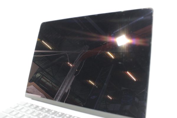 Apple MacBook Air M2 (TK2012) - Image 7