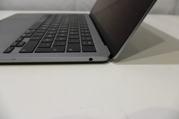 Apple MacBook Air M2 (TK2012) - Image 3