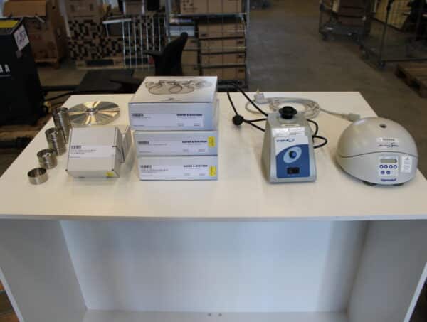 Haver & Boecker EML 200 PURE seularavistaja, Eppendorf mini spin ja VWR Analog Vortex Mixer sekoittajat (BS1)