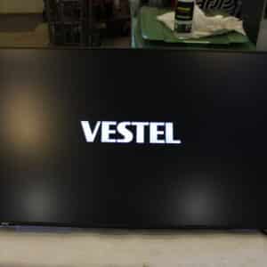 VESTEL PN43D-4HH 43'' näyttö (S104)