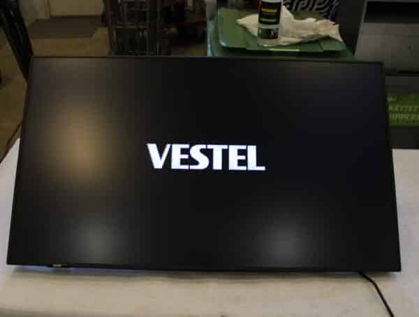 VESTEL PN43D-4HH 43'' näyttö (S104)