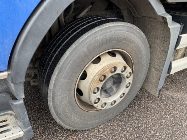 Volvo FM330 - Image 20