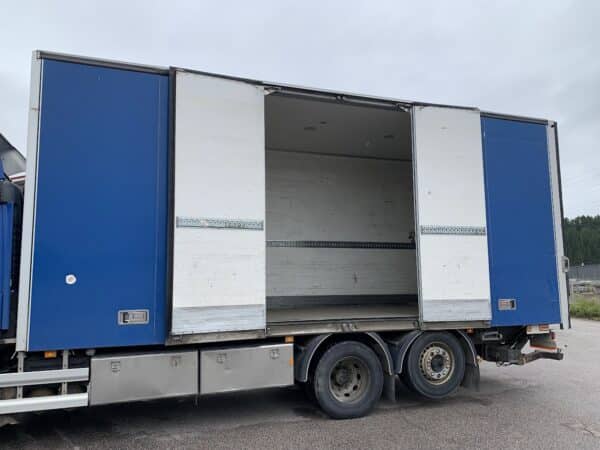 Volvo FM330 - Image 8