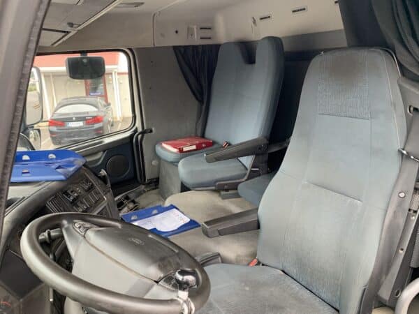 Volvo FM330 - Image 12