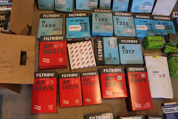 Öljynsuodattimia, hihnoja, raitisilmasuodattimia yms.. (AA16) - Image 56