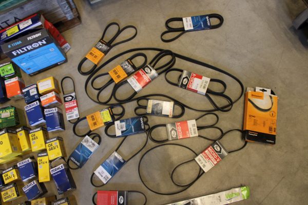 Öljynsuodattimia, hihnoja, raitisilmasuodattimia yms.. (AA16) - Image 22