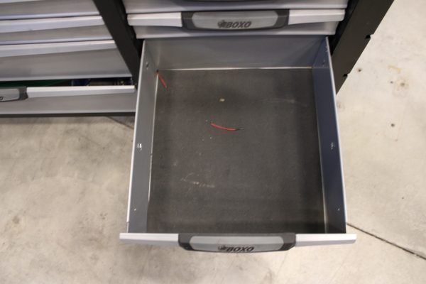 Boxo työkaluvaunu työkaluineen ja rasvaprässi (TK76) - Image 29