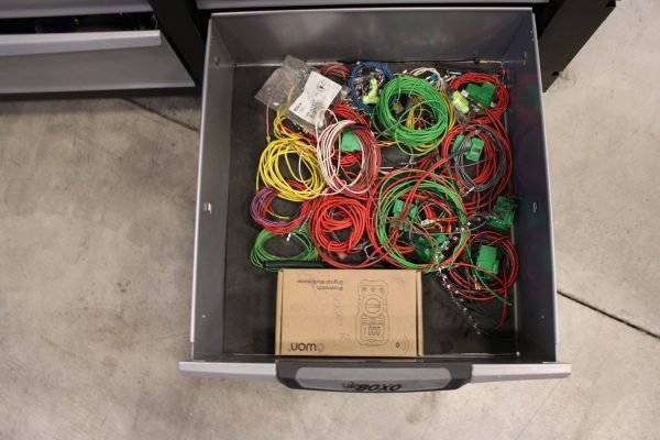 Boxo työkaluvaunu työkaluineen ja rasvaprässi (TK76) - Image 30