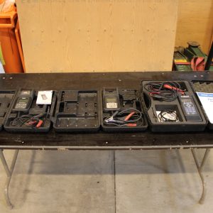 Akkutesteri, akkulaturi ja akun diagnostiikkalaite (TK95)
