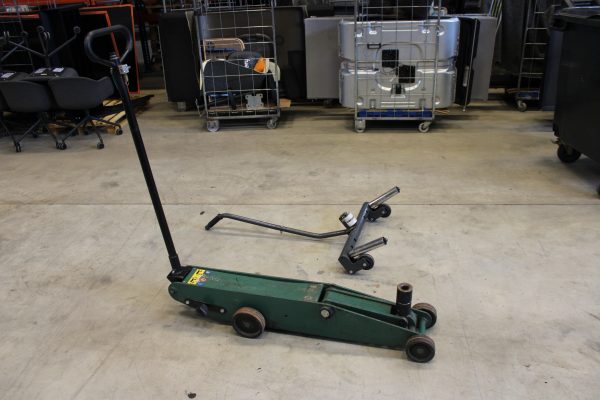 Compac A10T-CG2 paineilmakäyttöinen tunkki ja rengaskärry (TK99)