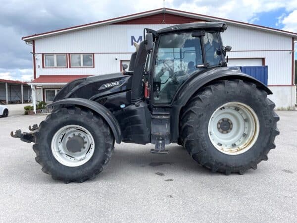 Valtra T234 - Image 2