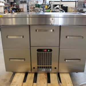 Restmec baarimestarinpöytä (G43)